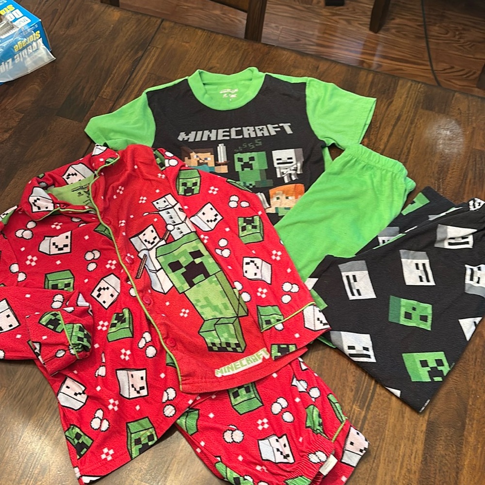Boys Minecraft Christmas and Reg PJs size 8